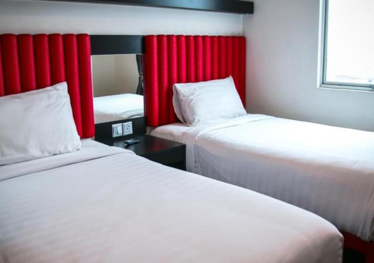 איפוה Hotel Regal Vista מראה חיצוני תמונה