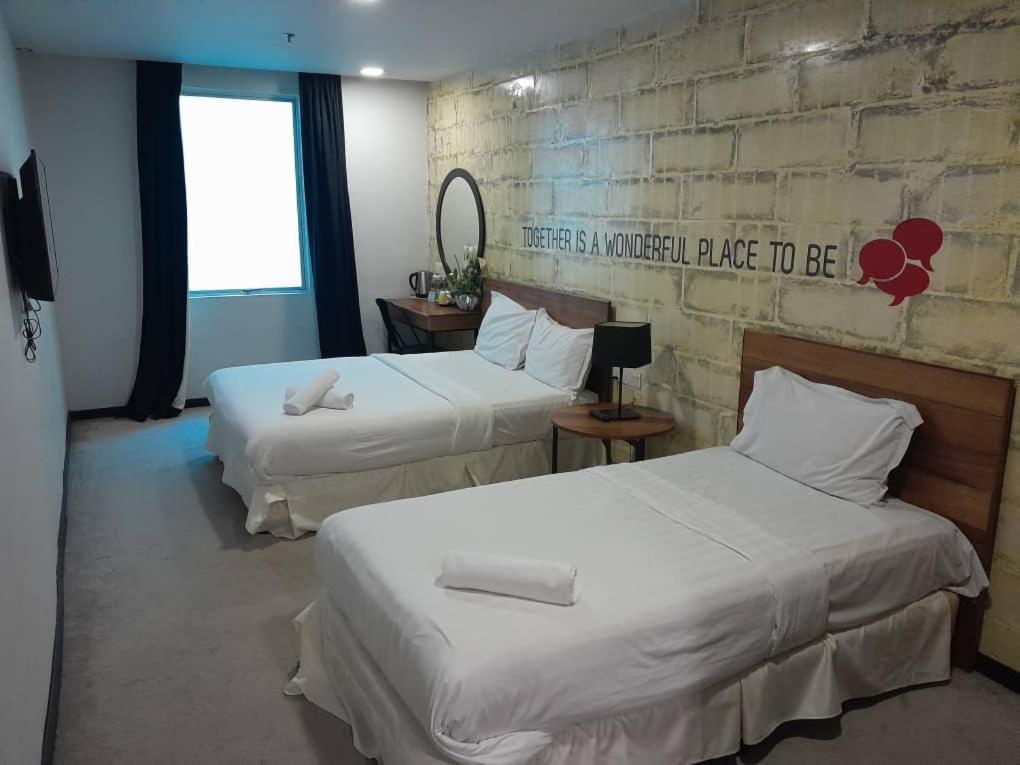 איפוה Hotel Regal Vista מראה חיצוני תמונה