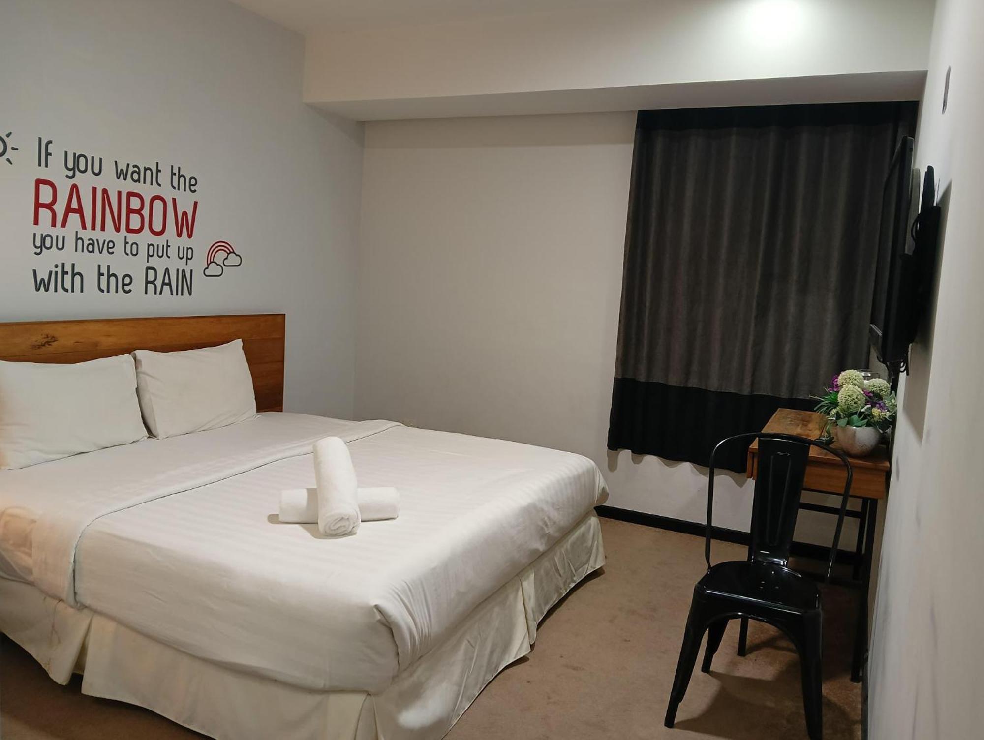 איפוה Hotel Regal Vista מראה חיצוני תמונה