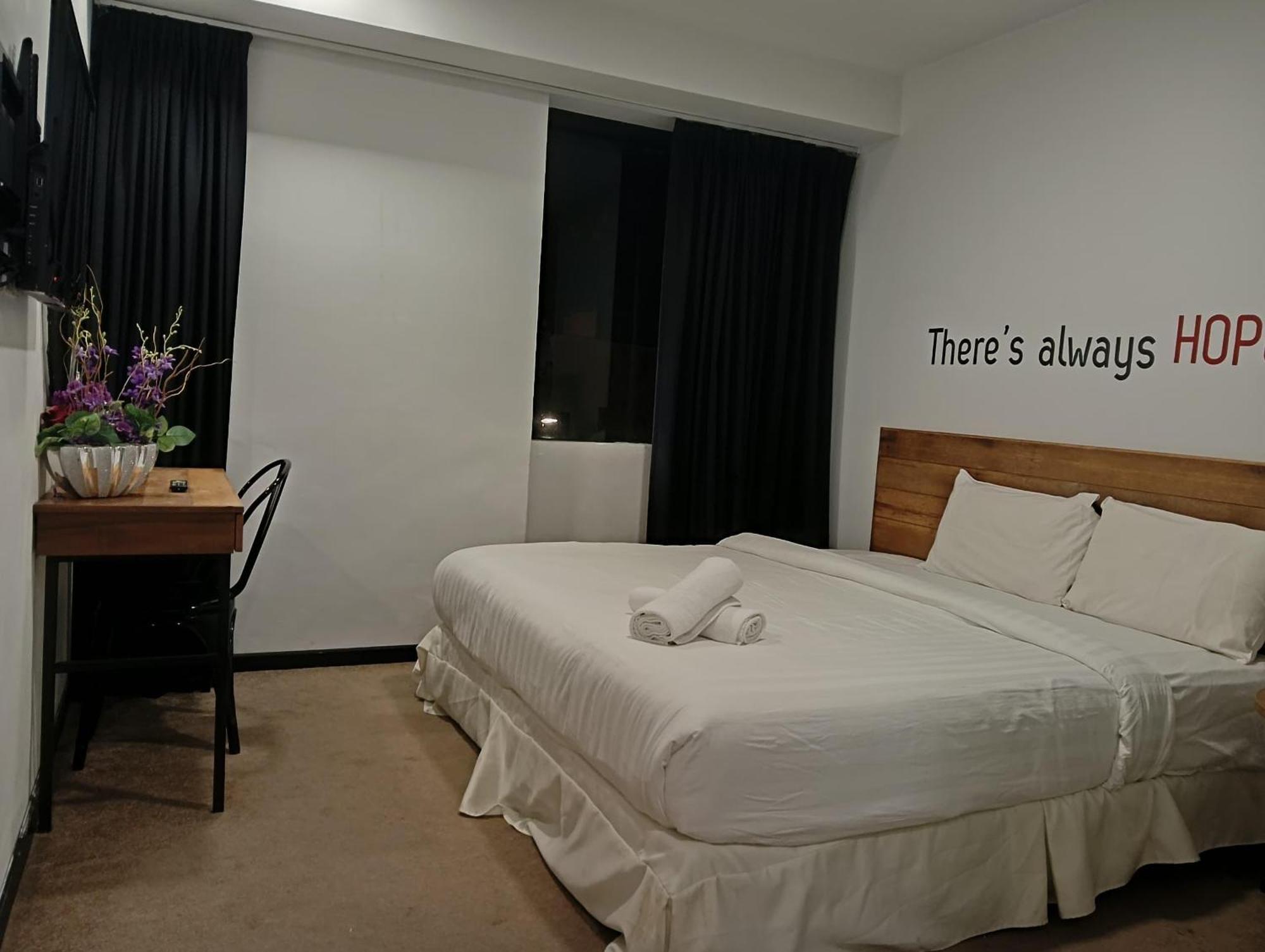 איפוה Hotel Regal Vista מראה חיצוני תמונה