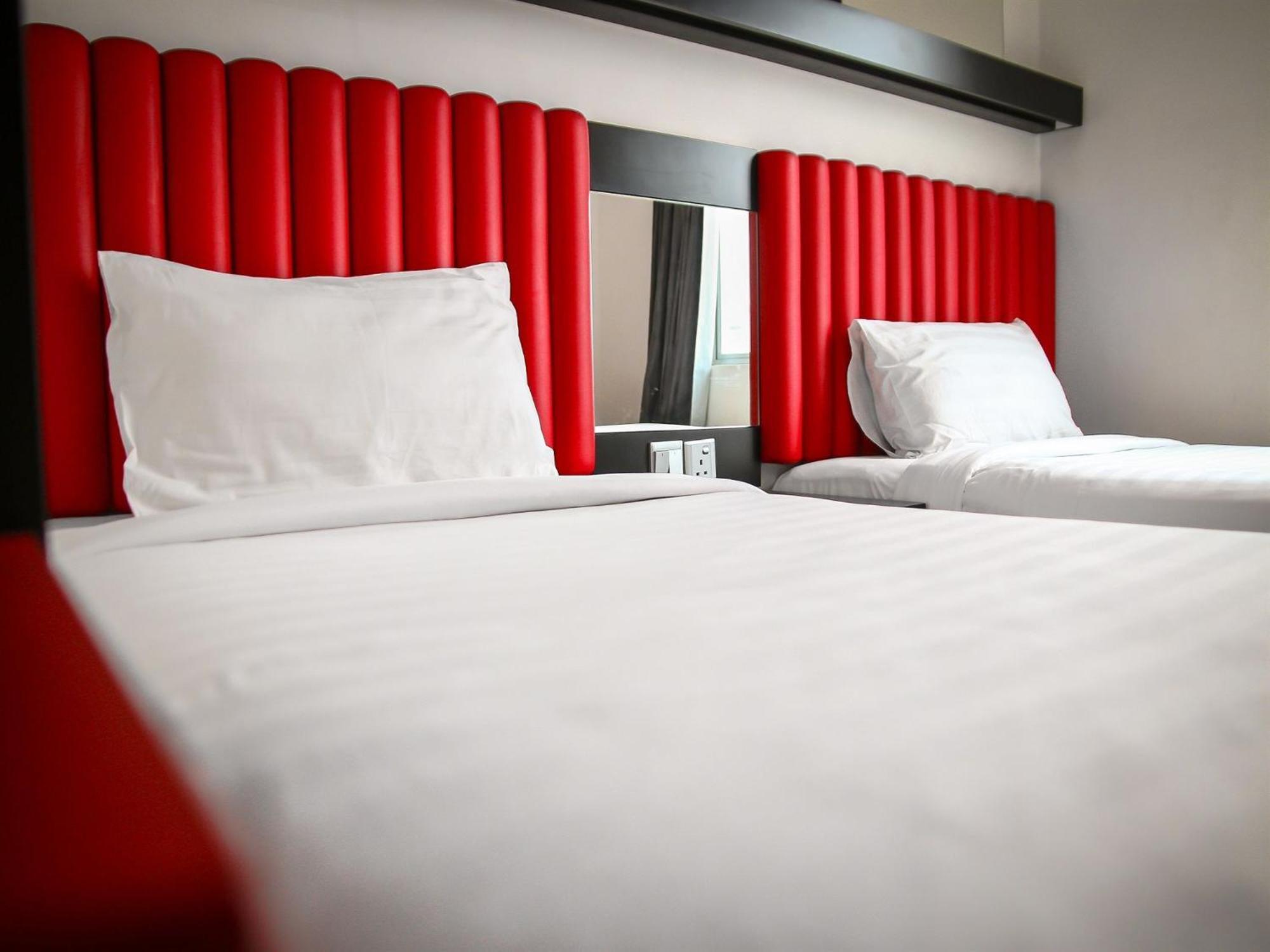 איפוה Hotel Regal Vista מראה חיצוני תמונה