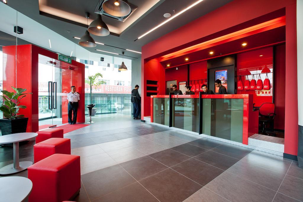 איפוה Hotel Regal Vista מראה חיצוני תמונה